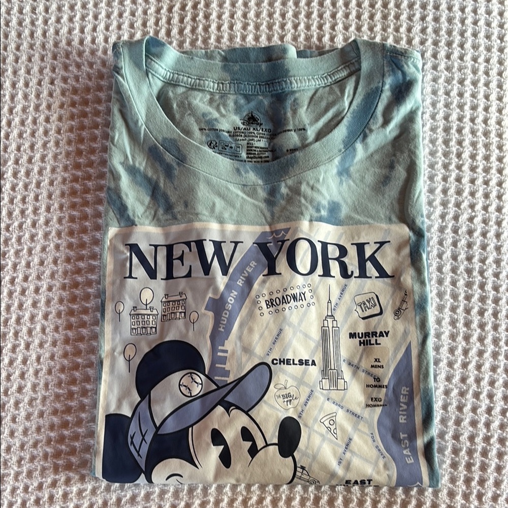 Disney Men's Blue Graphic T-Shirt